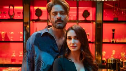 Jewel Thief 2025 Movie Review in Hindi by Pankaj Shukla Siddharth Anand Saif Ali Khan Jaideep Ahlawat Netflix