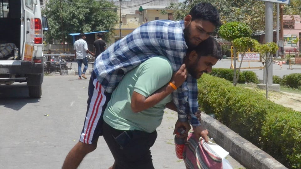 strike of doctors in Aligarh Medical College