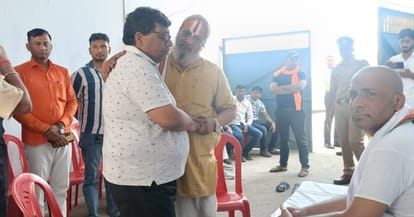 Pahalgam Attack Sadhvi Niranjan Jyoti met Shubham family Women Commission Chairperson and Panki Mahant arrived