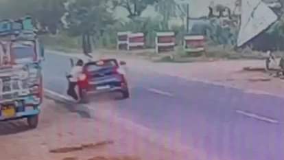 Bijnor: Two businessmen out on morning walk were hit by a car, one died, know why there is suspicion of murder