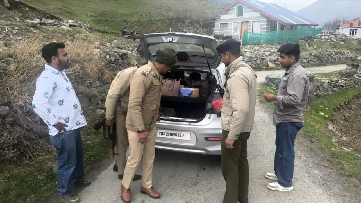 Himachal Armed soldiers deployed on the border with J&K, high alert in Chamba Police patrolling