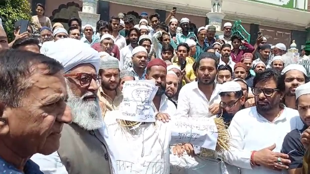 People of Muslim community in Karnal said that Vinay's killers should be hanged at the crossroads