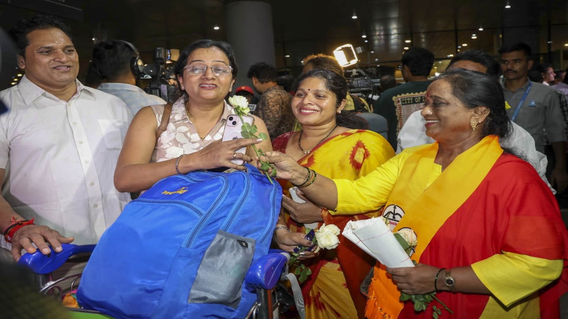 Pahalgam Tourists Return Home Photos safe comeback from Jammu Kashmir to Maharashtra and other state