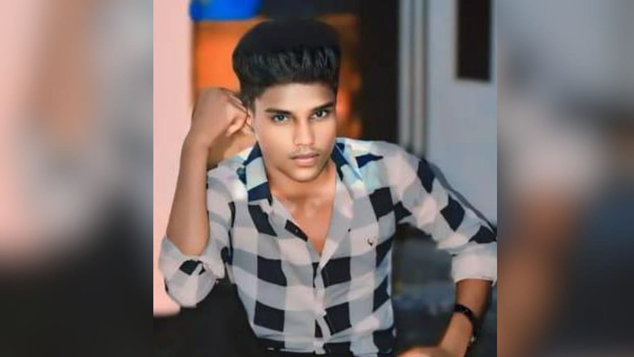 boy dead body found hanging from tree in varanasi