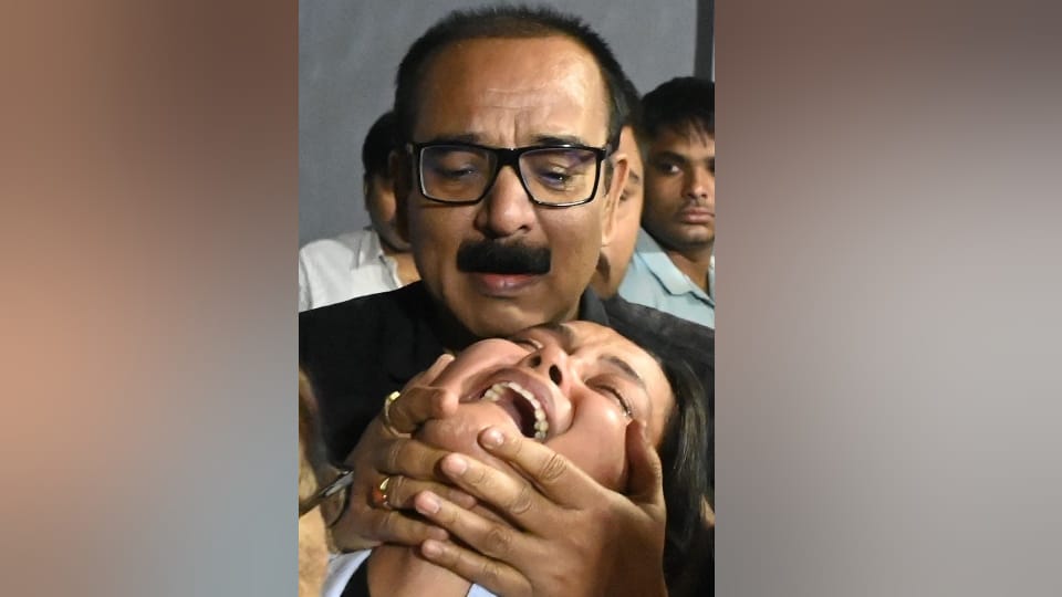 Pahalgam terror shubham wife Aishanya says Mummy shot him in front of me, terrorists did not shoot me kanpur