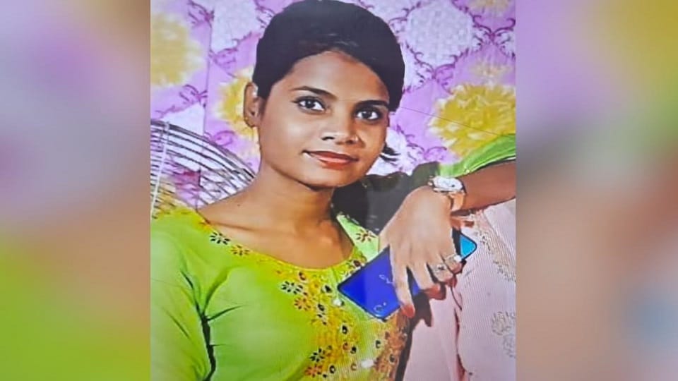 Saharanpur: Saloni lost the battle of life, her lover Prince poured petrol on her and burnt her