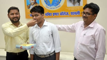 UP Board Result: Karthik topped Shamli in high school and Kanhaiya and Yash Kumar in intermediate