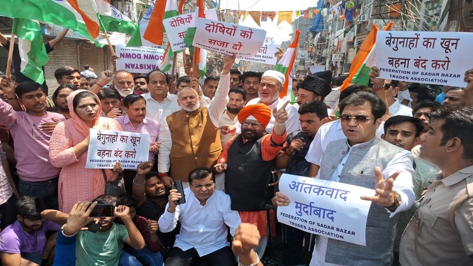 Delhi: Communal harmony shown against terrorism, 8 lakh shops remained closed