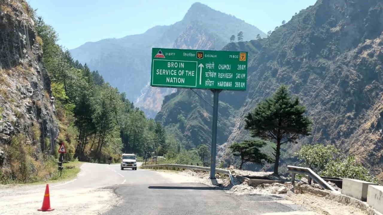 Badrinath Dham door opening Date Preparations for opening Highway Conditions Live report Amar Ujala