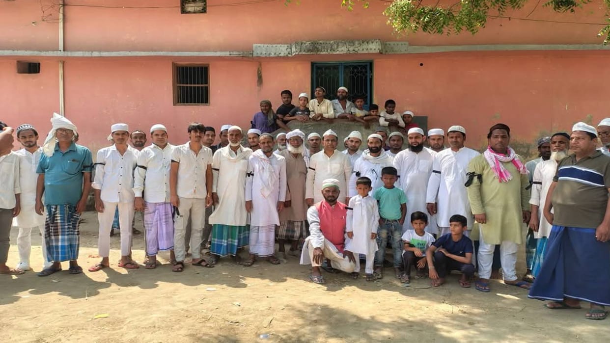 Pahalgam terrorist attack Muslim community in Shivhar condemned it expressed protest by wearing black bands
