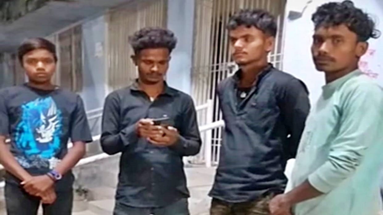 Bihar News body of youth from Jharkhand was found hanging from noose in forest of Nawada police investigation