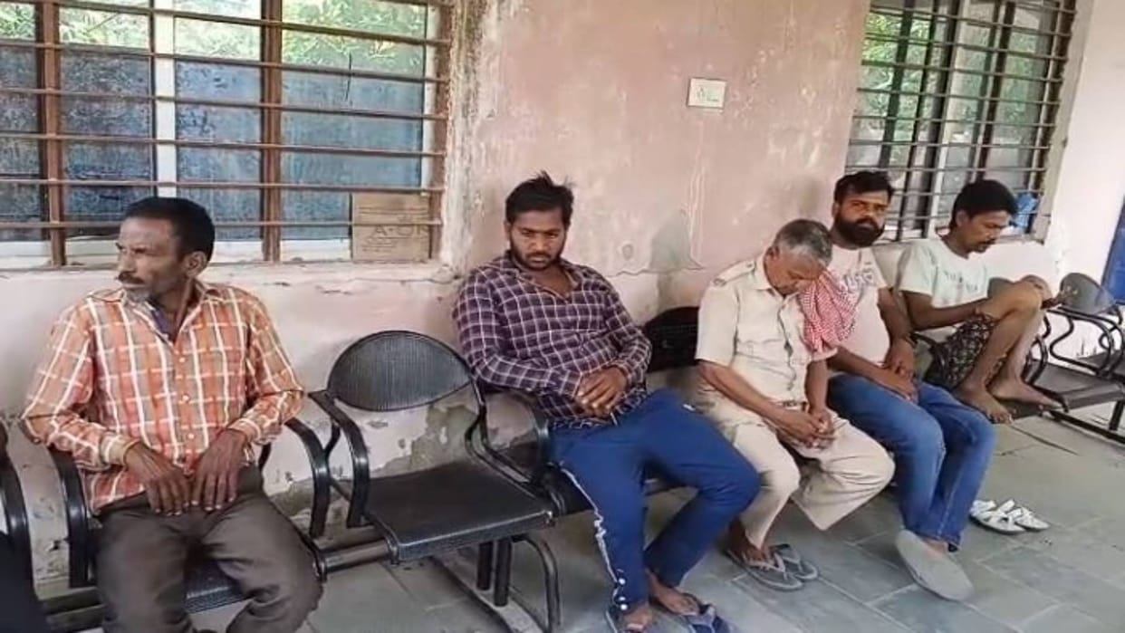 Bihar News Siwan husband fed up with his wife torture commits suicide