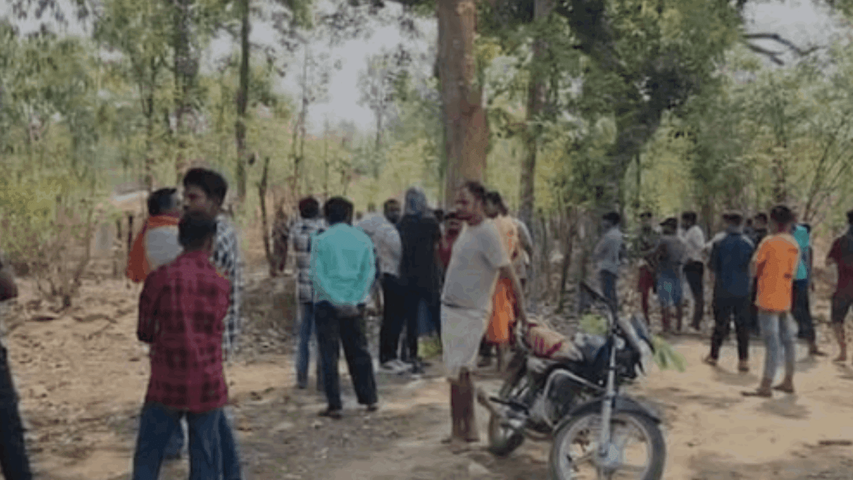 8th standard student body found naked  who had gone to collect Mahua