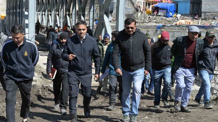 उत्तराखंड: मुख्य सचिव आनंद बर्द्धन पहुंचे केदारनाथ धाम, यात्रा व्यवस्थाओं का लिया जायजा, इन बातों पर दिया जोर