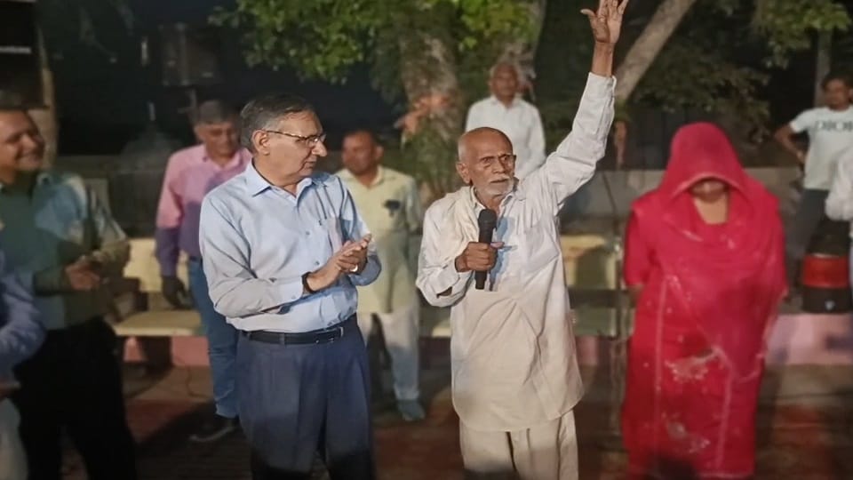 A pledge was taken in Bhiwani to eliminate the practice of purdah