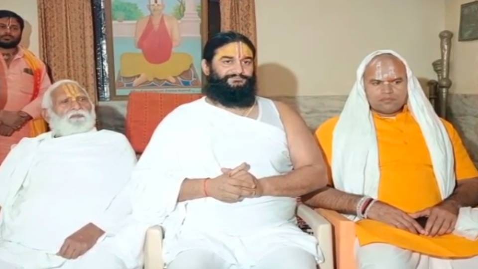 Breaking centuries-old tradition of Hanuman Garhi in Ayodhya ruling Mahant will have darshan of Ram Lalla