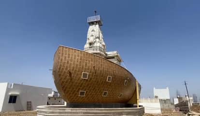 Devotees are coming from far and wide to see the Jahaz Mandir built on lotus petals in Mandsaur