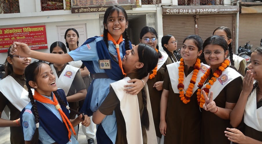 Kanpur The number of meritorious students in state merit list was less only three in 10 only two left in 12th