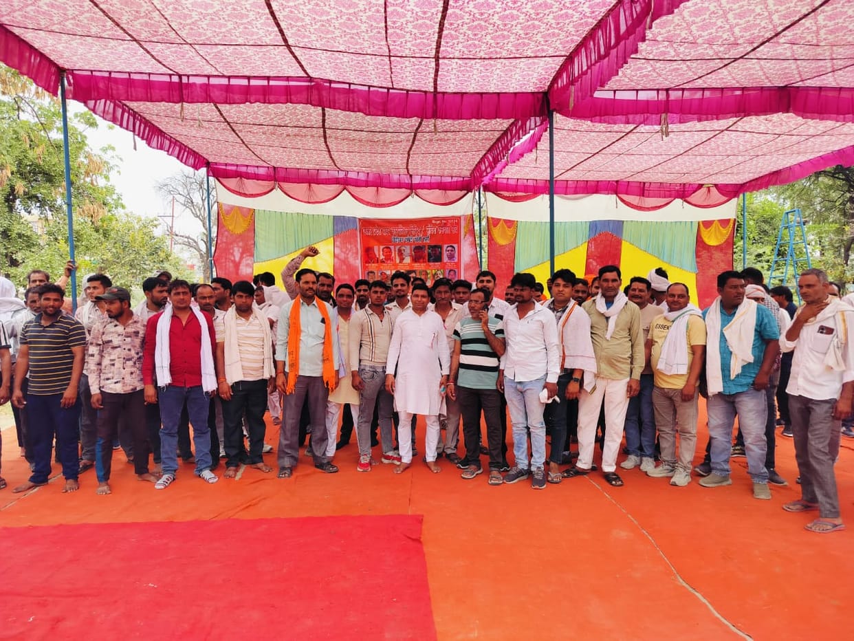 220 contract workers resigned in protest against layoffs and biometric attendance