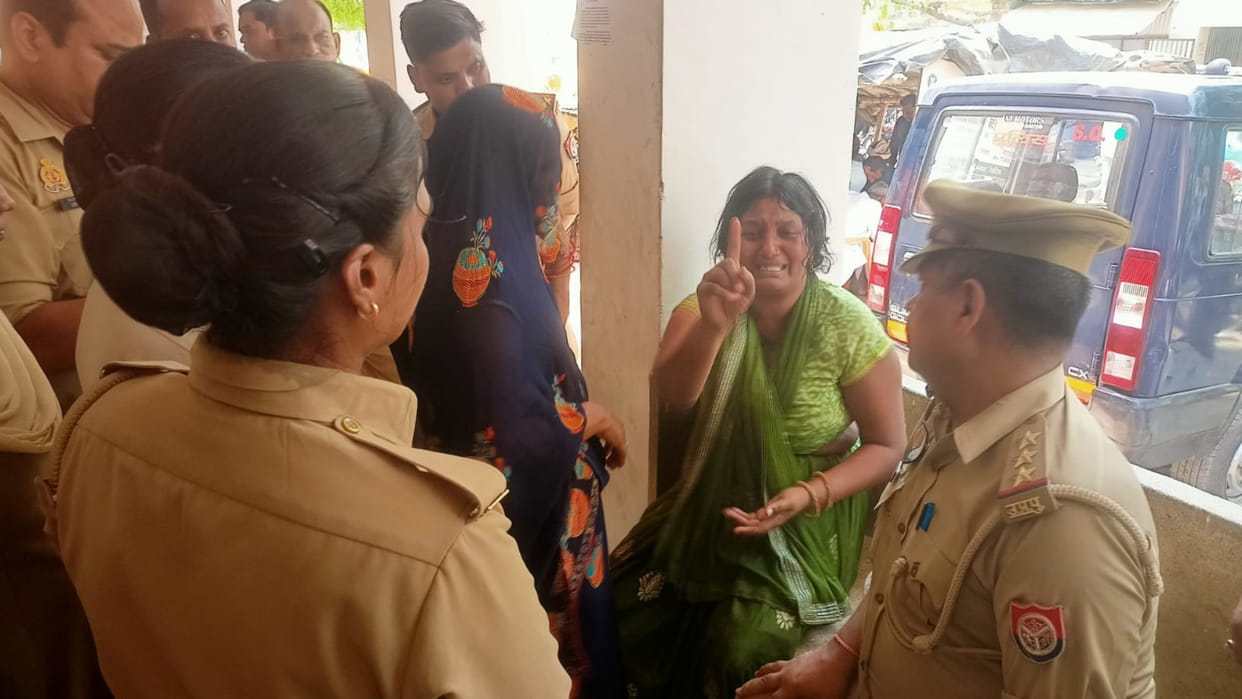 In Deoria, a woman tried to burn herself in front of the Tehsildar. She was fed up