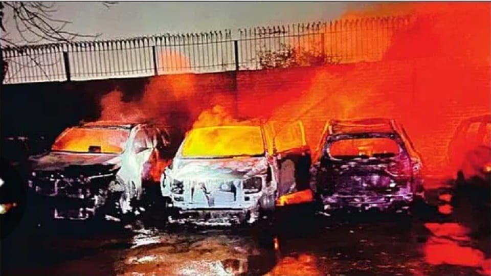 Ghaziabad : A Fire breaks out at a car showroom, burning five vehicles to ashes.