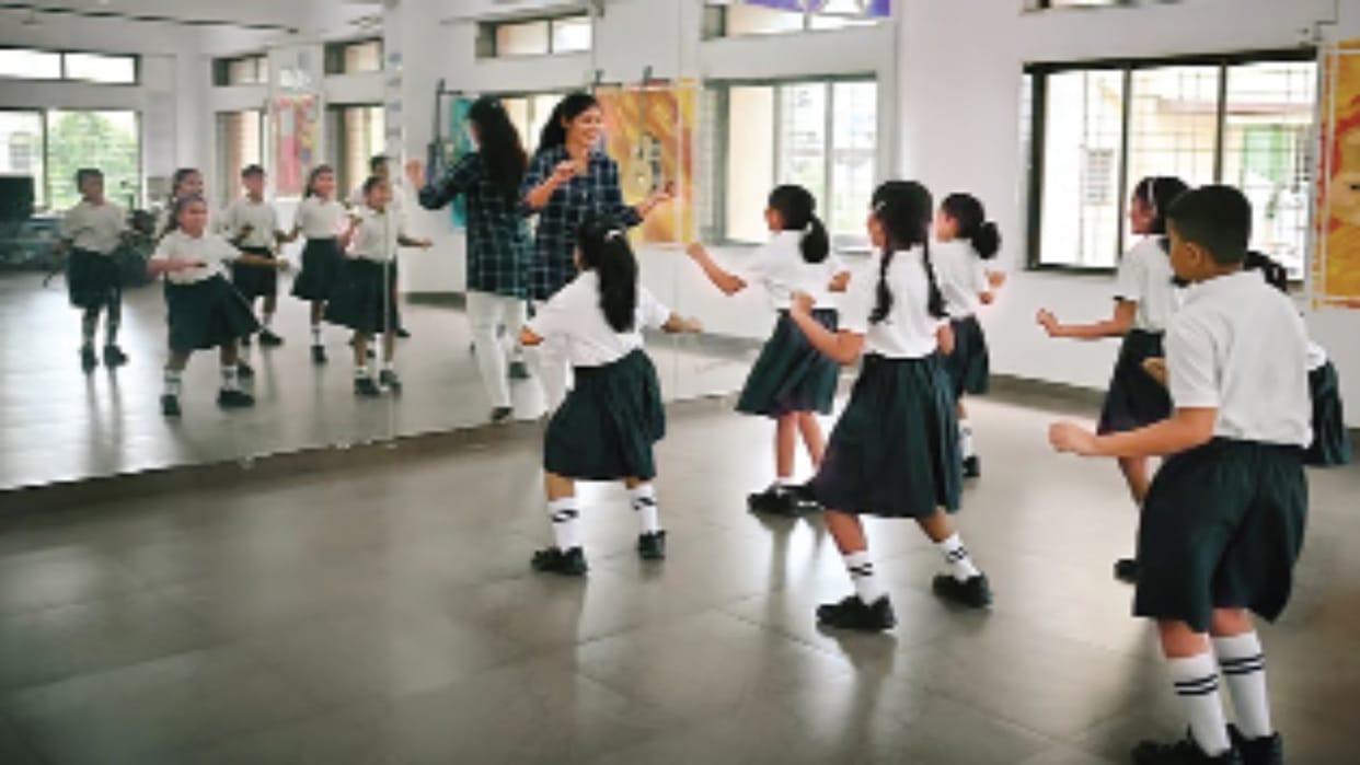 Ten minutes of dance every day will keep teenage girls safe from diseases News In Hindi