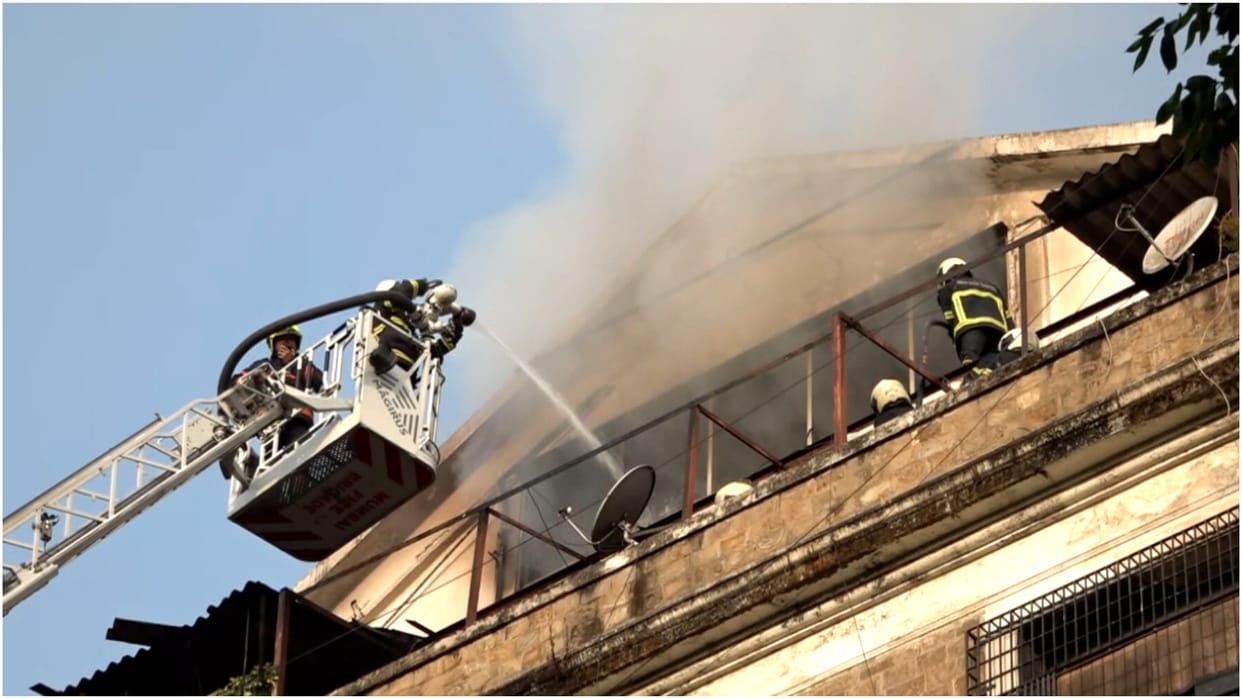 Mumbai ED Office Building Fire Updates Ballard Estate area fire brigade rescue loss casualties news in hindi