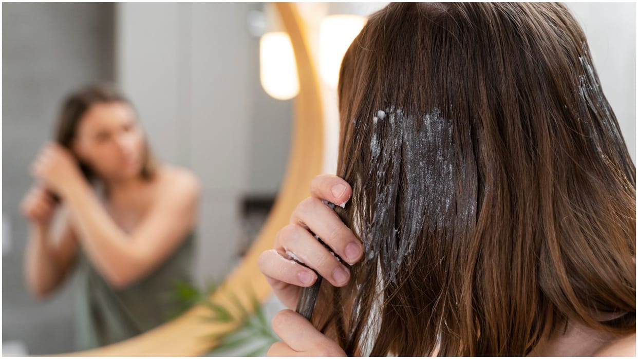 Beauty Tips Easy Way to Apply Aloe Vera Gel on Hair for Smoothness and Growth
