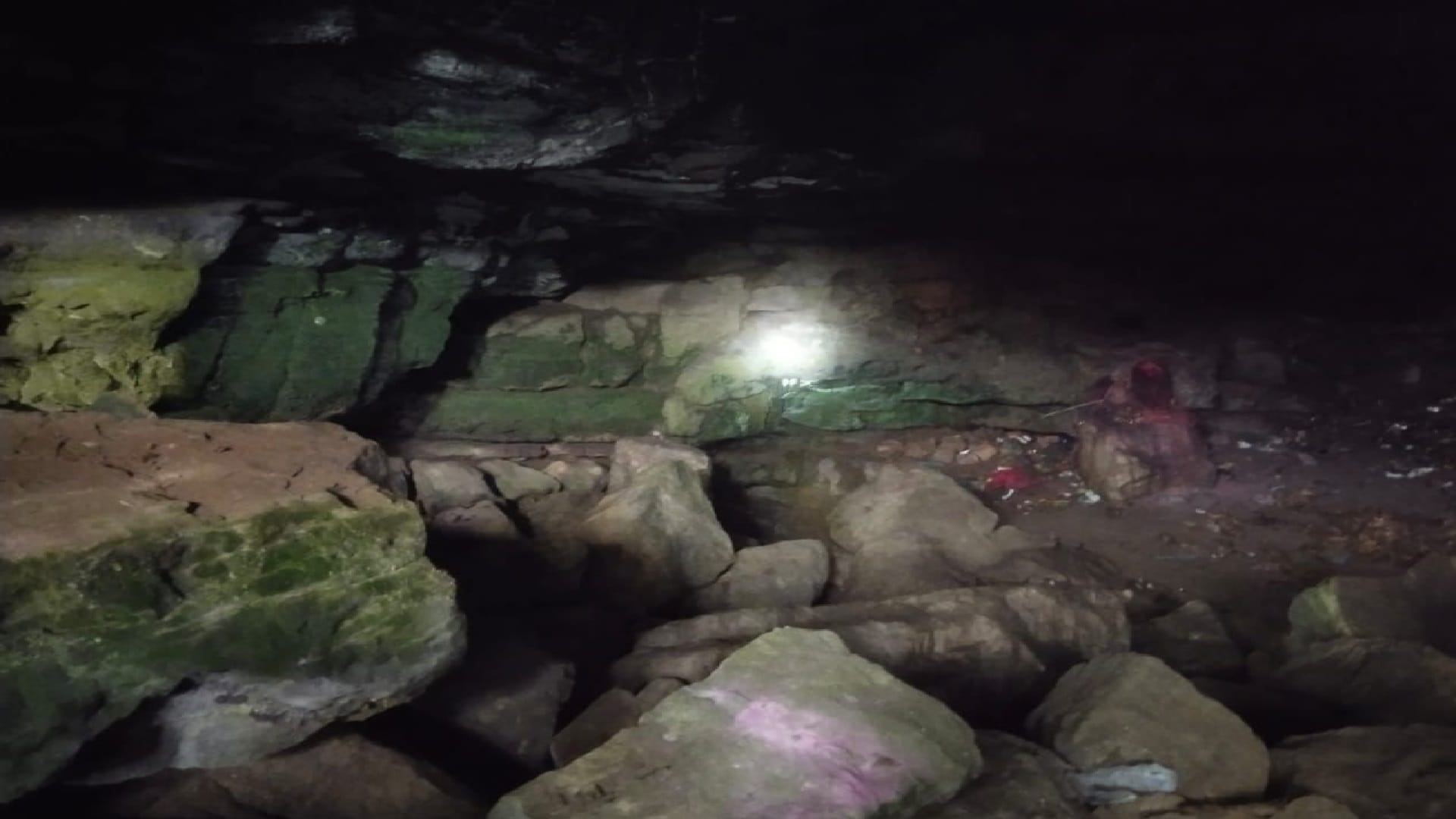 soldiers found land and water in the secret cave of Naxalites In Chhattisgarh, see the tunnel in pictures