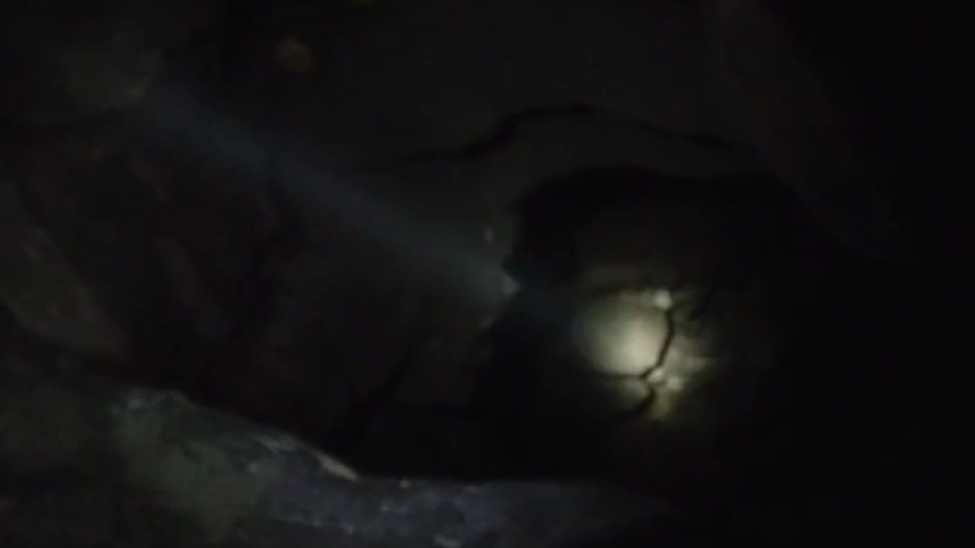 soldiers found land and water in the secret cave of Naxalites In Chhattisgarh, see the tunnel in pictures