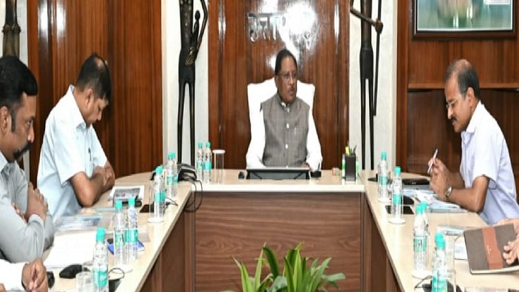 छत्तीसगढ़ को शिक्षा का राष्ट्रीय केंद्र बनाने का संकल्प: राज्य के 3 जिलों में विकसित होंगे राष्ट्रीय मॉडल कॉलेज