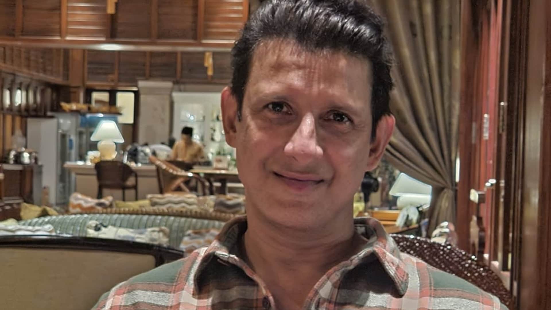 sharman joshi happy birthday famous for movies like style 3 idiots Golmaal first film godmother