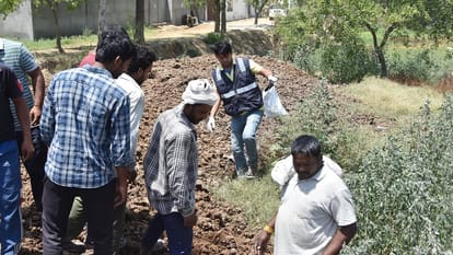 3 dead in Saharanpur: The bodies of the dead were hanging on trees 100 meters away