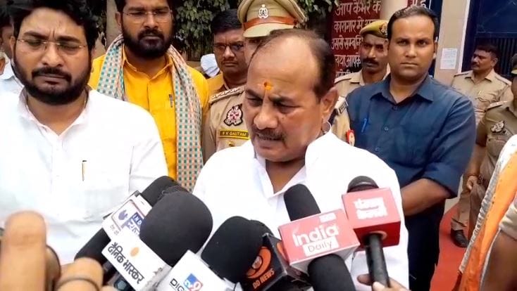 Community Radio in azamgarh jail prisoners will listen songs Minister said connected to mainstream