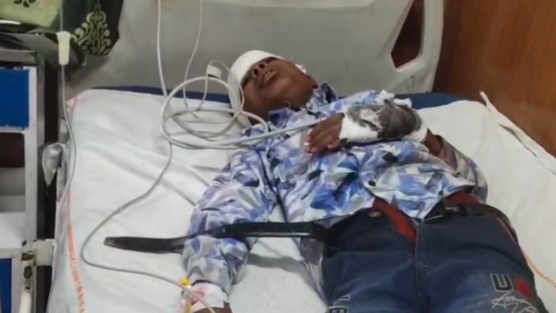 Mandsaur Accident: A speeding car first crushed a bike rider and then fell into a well, they going to temple