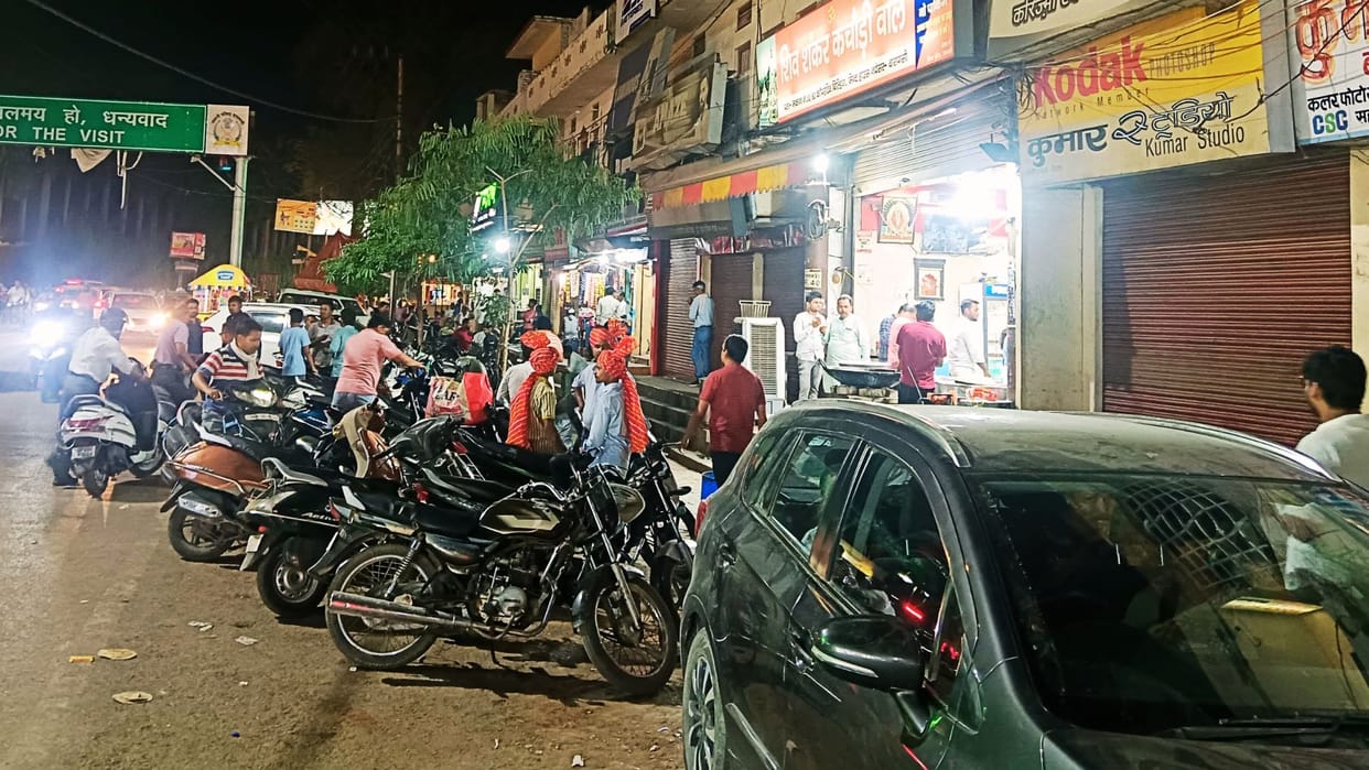 Businessmen demand Auto mobile parts market needs faster speed in varanasi