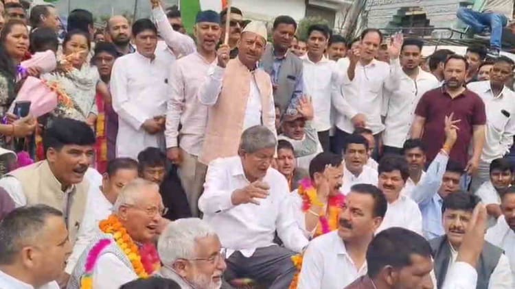 Chamoli News: गैरसैंण में ग्रीष्मकालीन राजधानी को लेकर गरजे कांग्रेसी, पूर्व सीएम हरीश रावत भी पहुंचे