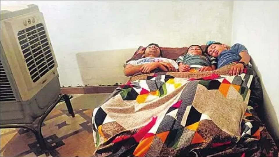 Border people are looking for a safe place, villagers are spending the night in bunkers after working all day