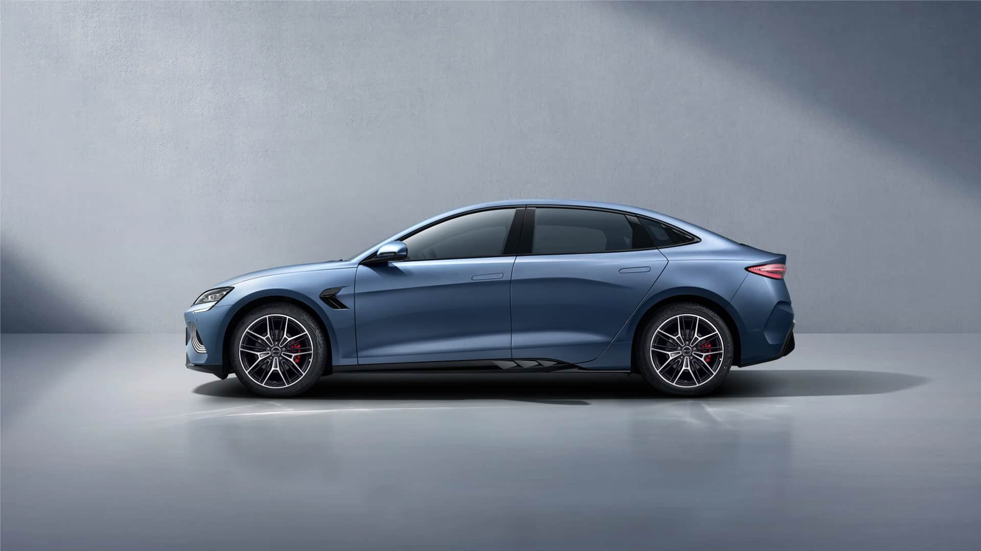 2025 BYD Seal Electric Car Electric Sedan launched in India Know Range Price Features Specifications