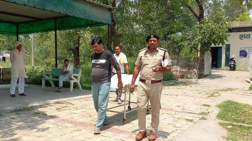 Girl burnt alive in house fire in Jhajjar elder sister also got scorched