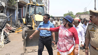 Kanpur: Permanent constructions made on drains, drive launched to break encroachment