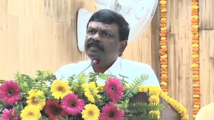 Bihar News: शिक्षा विभाग ने सभी जिलाधिकारी को भेजा पत्र, शिक्षकों की शिकायतों को लेकर ऐसा करने को कहा