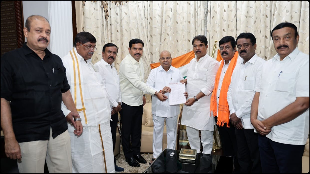 BJP petitions Karnataka Guv seeking revocation of suspension of 18 MLAs from Assembly, News in Hindi