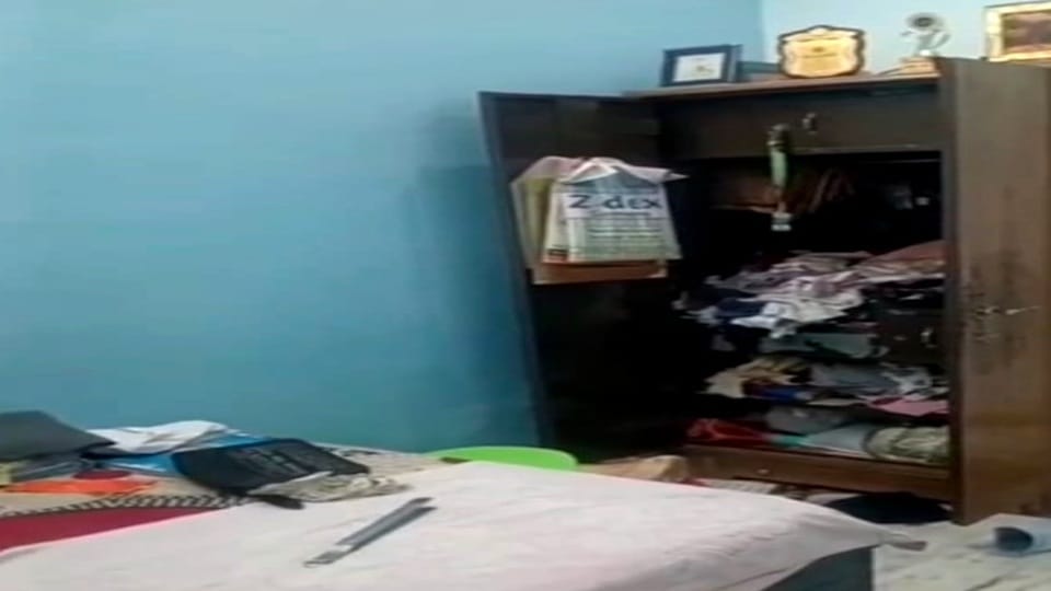Theft in house when family went to a wedding
