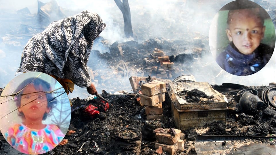 Massive fire in slum two innocent children burnt to death slums in Rohini Sector-17 Delhi see photos