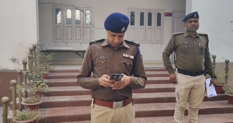 Bihar News: बालू माफिया से सांठ-गांठ के आरोप में सात पुलिसकर्मी निलंबित, एसएसपी सुशील कुमार का बड़ा एक्शन