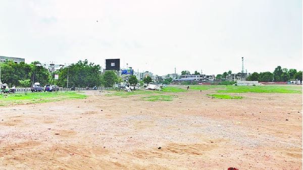 High Court Issues Contempt Notice to Agra DM in Kothi Meena Bazaar Dispute