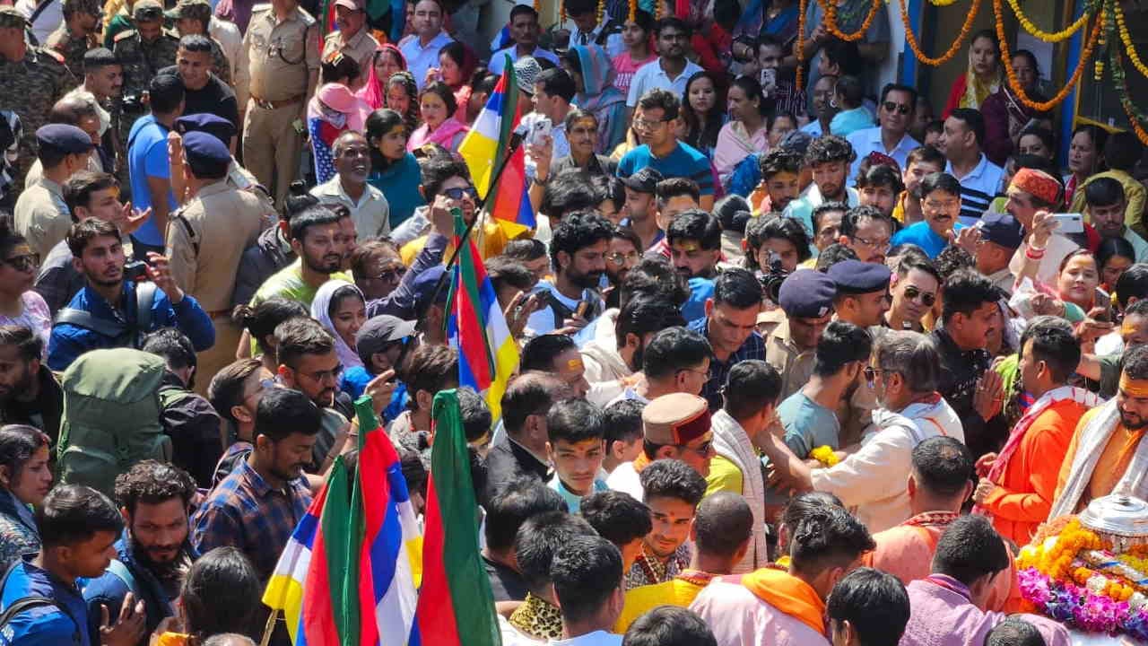 Kedarnath temple doors opening process started Baba Kedar Doli leaves for Dham from Omkareshwar temple