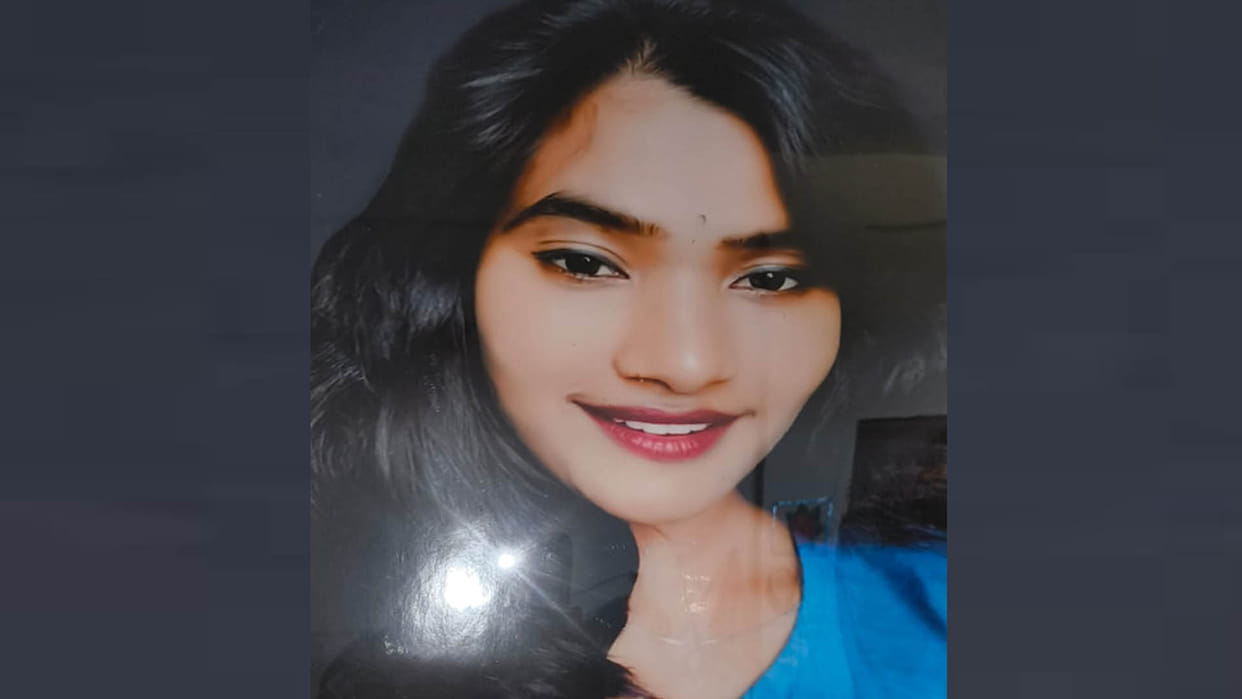 Mahoba: Female CHO posted in CHC committed suicide by hanging herself