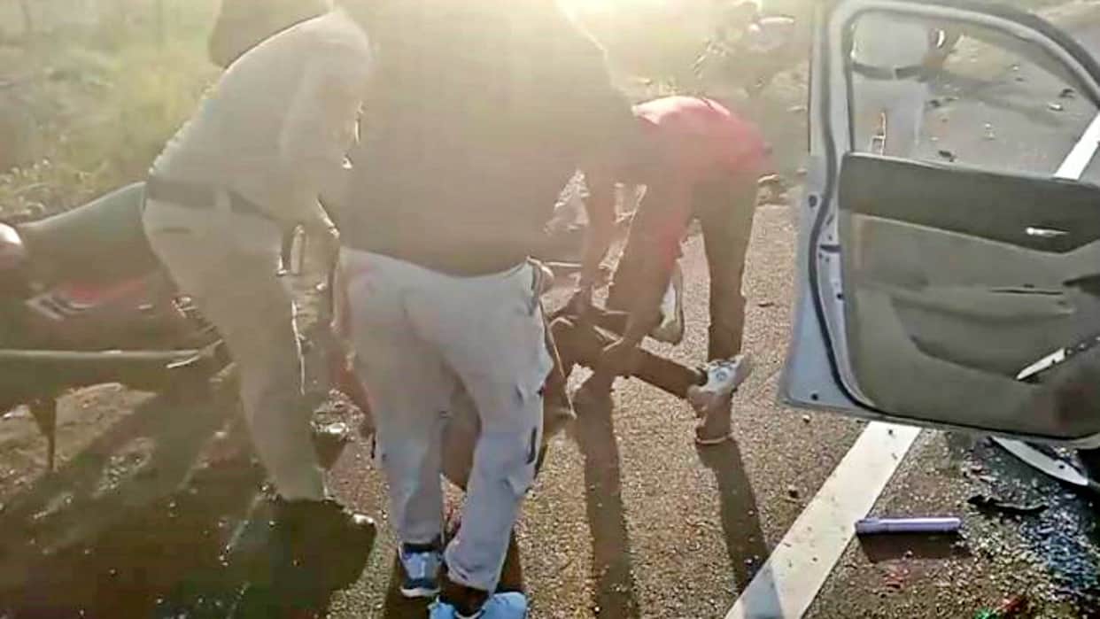 Dhar Road Accident Car collided with vehicle parked on roadside four youths died on spot residents Jhabua